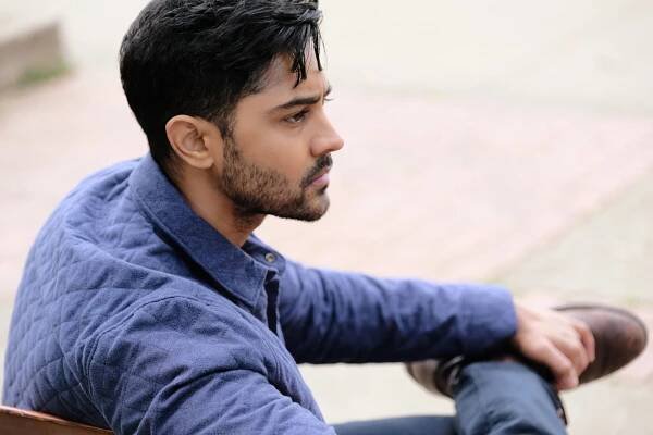 Doktoři - Tanec - Z filmu - Manish Dayal