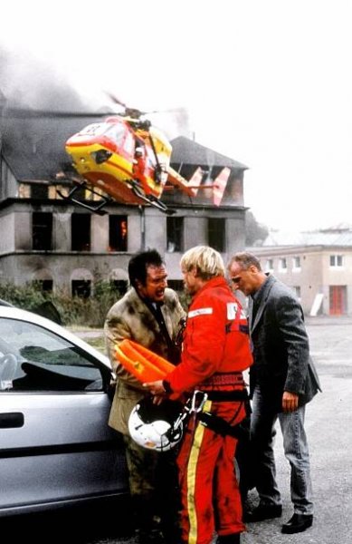 Klaus Wennemann, Serge Falck - Medicopter 117 - Mise bez východiska - Z filmu