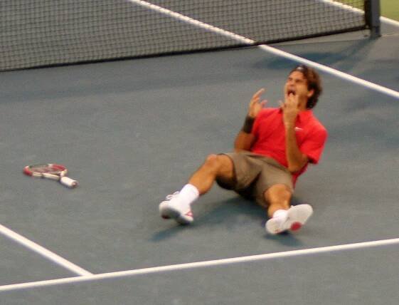 Soubor:Roger Federer wins the US Open 2008 (2843200060).jpg