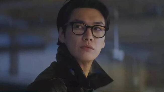 'Walking On Thin Ice’ teaser: Kim Young Kwang and Lee Young Ae form an alliance in new trailer - WATCH