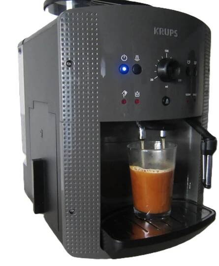 Automatický kávovar KRUPS EA 810B70 r.v.2020 /málo použitý/servisovaný