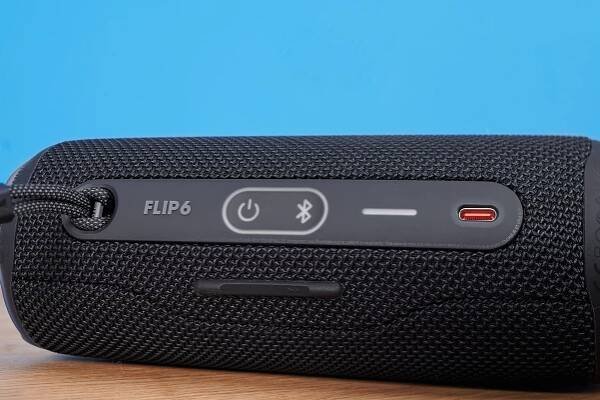 JBL Flip Essential 2 vs. JBL Flip 6: Gleiche Leistung für weniger Geld? - HIFI.DE
