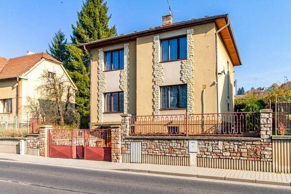 Prodej rodinného domu 5+1,187 m² s pozemkem 420 m² v Berouně Závodí - Michal Kutzendörfer 