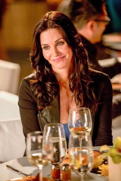 Go On - Matchup Problems - Z filmu - Courteney Cox