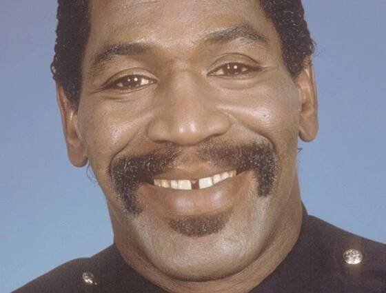 Bubba Smith v roli kadeta Hightowera v Policejní akademii