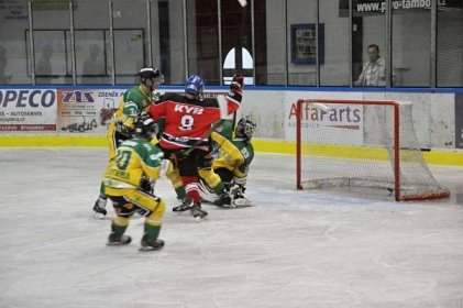 V neděli začíná krajská hokejová liga a to domácím zápasem s Třebechovicemi. Přijďte fandit!
