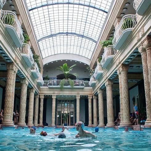Budapešť: Celodenní vstupenka do lázní Gellért | GetYourGuide