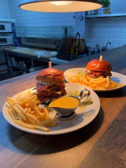 Otevřené vouchery do Daniel's Pub & Burger: 250 či 500 Kč na burgery, pizzu, tortily i nápoje