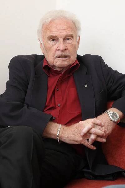 Na Tháliích působil unaveně a sešle, teď zase pookřál: Usměvavý Luděk Munzar (82) byl v rozhlase ve svém živlu