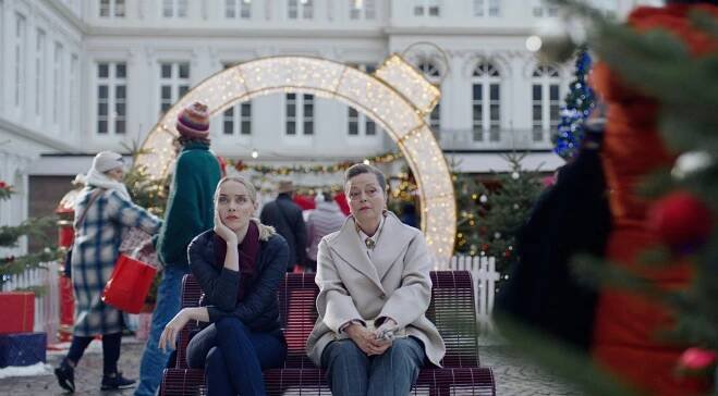 Rachel Skarsten, Greta Scacchi - Královská chůva - Z filmu