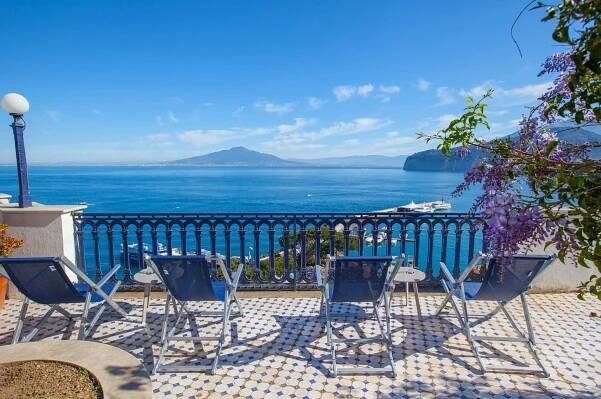Bed and breakfast with terrace, gym in the center of Sorrento – La Terrazza 38