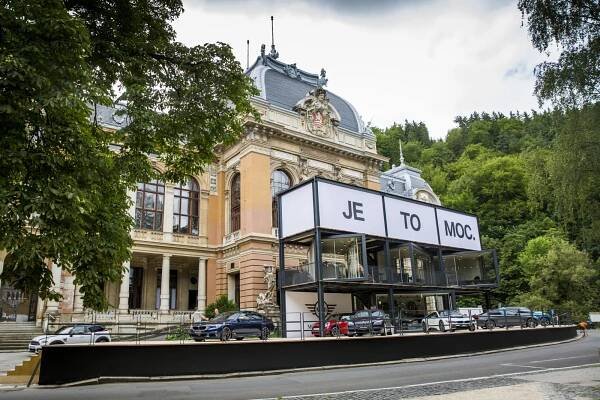 BMW i letos ovládne Mezinárodní filmový festival Karlovy Vary