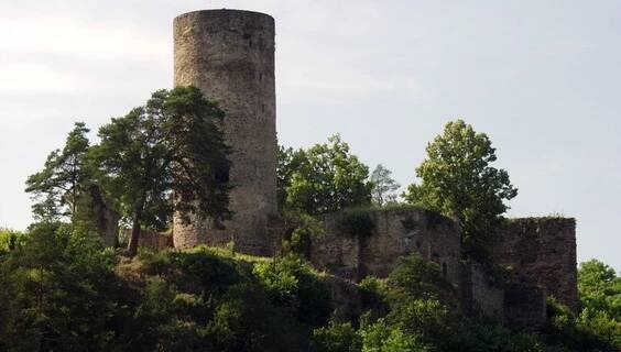Zřícenina hradu Dobronice - dočasně uzavřena | Zříceniny Dobronice u Bechyně | NaVylet.cz