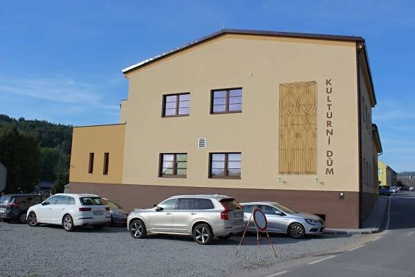 Z ruiny je perla. Kulturní dům v Brníčku vstal z mrtvých a znovu ožil