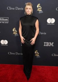 Renee Rapp attends the Pre-GRAMMY Gala & GRAMMY Salute To Industry Icons at The Beverly Hilton on February 03, 2024 in Beverly Hills, California