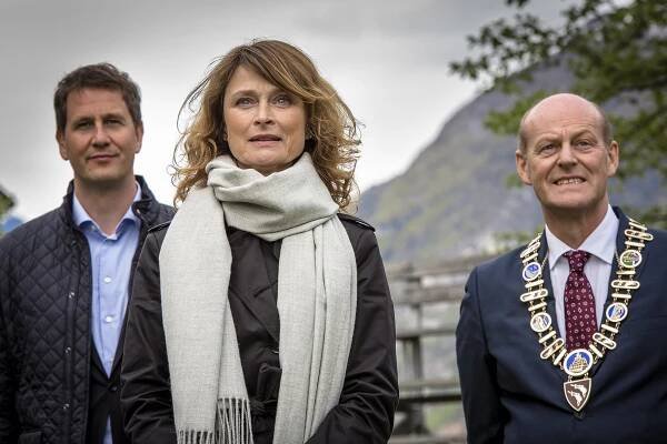 Bez poskvrny - Návrat - Z filmu - Henrik Rafaelsen, Lena Endre, Stig Ryste Amdam