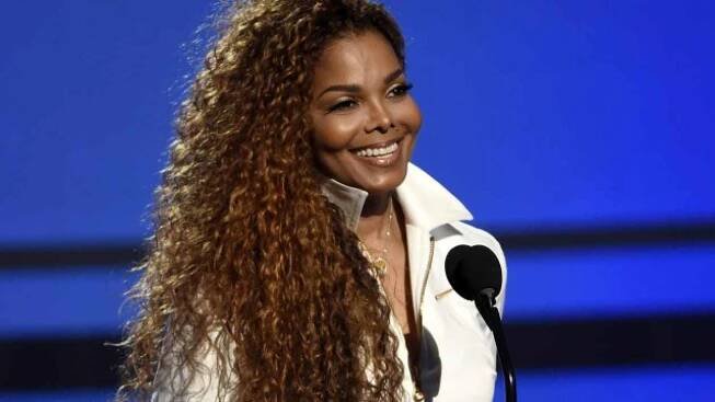 I v padesáti to jde, Janet Jacksonová má první dítě