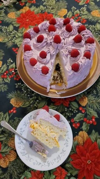 Cream cake