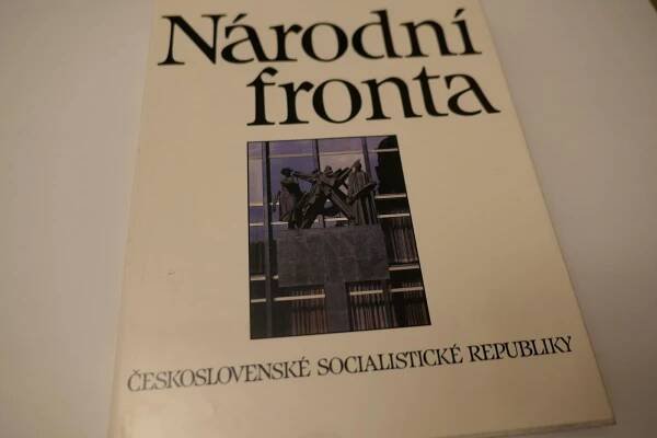 Národní fronta ČSSR - fotokniha (1987) socialismus - Knihy
