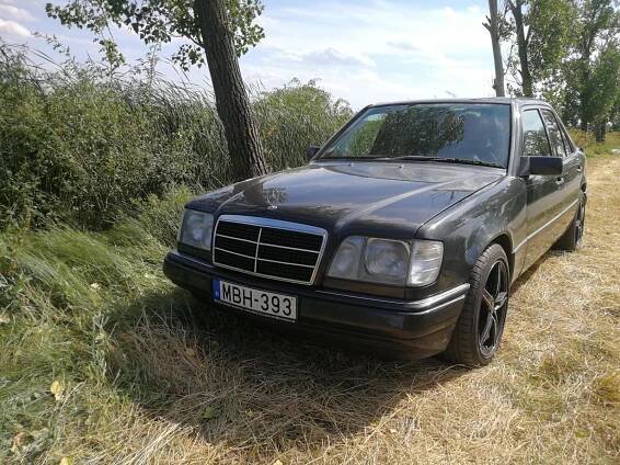 1995 Mercedes Benz W124 E250D 2.5 diesel 83 kW 173 Nm