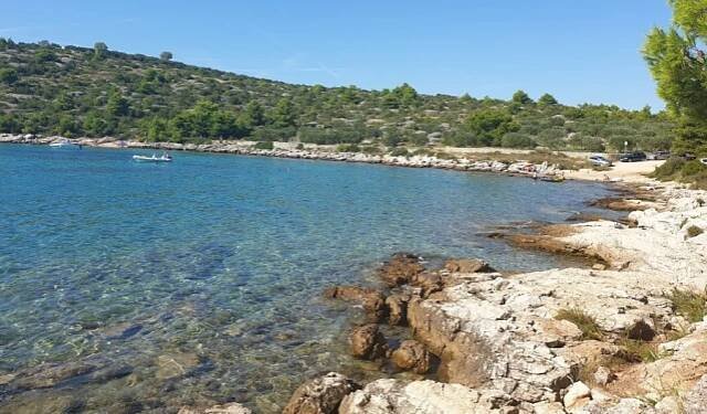 Betina (otok Murter) - turistika, fotografování, pláž, webkamera