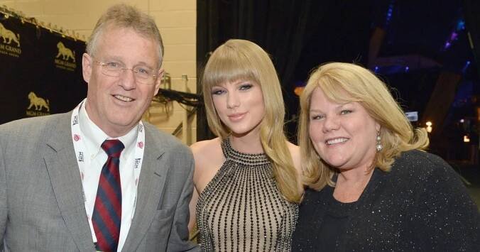 Taylor Swift's Parents: What to Know About Scott and Andrea Swift