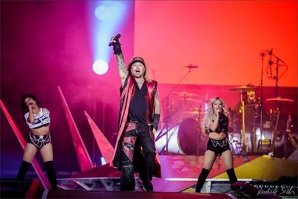 MÖTLEY CRÜE, DEF LEPPARD - 2. 6. 2023, Praha, Letiště Letňany | Spark Rock Magazine