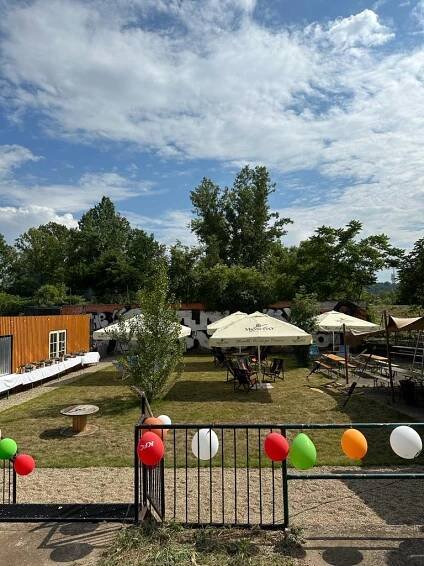 Rohan BeerGarden | Rohan BeerGarden - Místo pro pivo v Praze! Pořádná Plzeň, skvělé jídlo a oáza klidu v Praze.