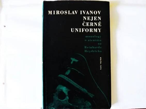 Válečná literatura - NEJEN ČERNÉ UNIFORMY