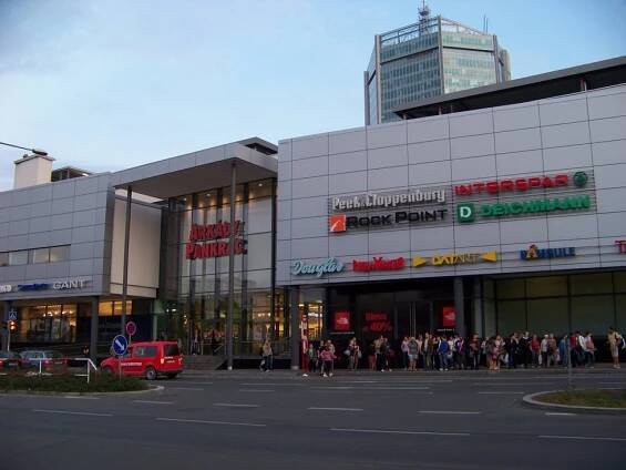 V Praze nakoupíte dárky i o Štědrém večeru. Jak budou mít obchody otevřeno?