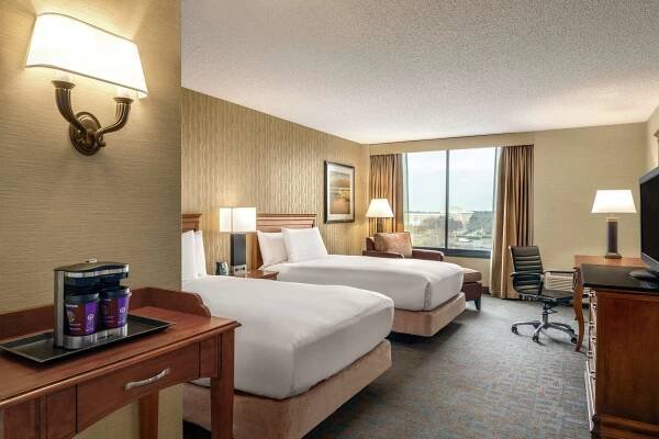 Doubletree By Hilton Hotel & Executive Meeting Center Somerset Exterior photo