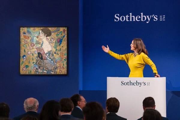 Klimt’s ‘Lady With a Fan’ Sets a New Auction Record in Europe, Making $108.4 Million at Sotheby’s Mini-Marathon of London Sales