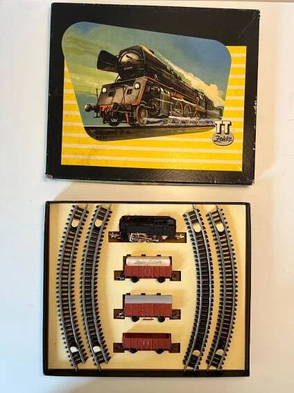 Starý set vláčků TT - Modelová železnice