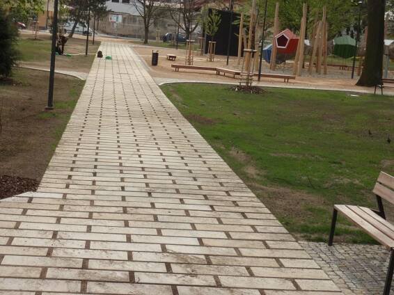 Humpolec, Stromovka | Granit Zedníček - těžba a zpracování mrákotínské žuly