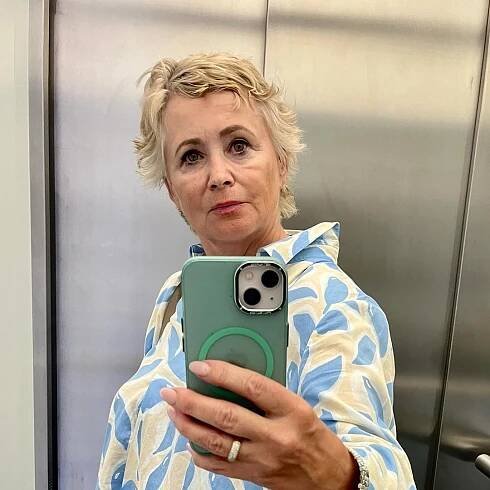 Vrací se k účesu zamlada? Představitelka Arabely radikálně změnila image: Ostříhala se a je z ní znovu blondýna