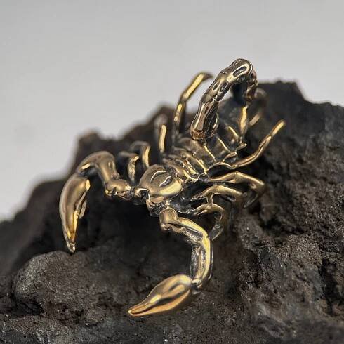 SCORPION, štír, masivní amulet na krk, bronz