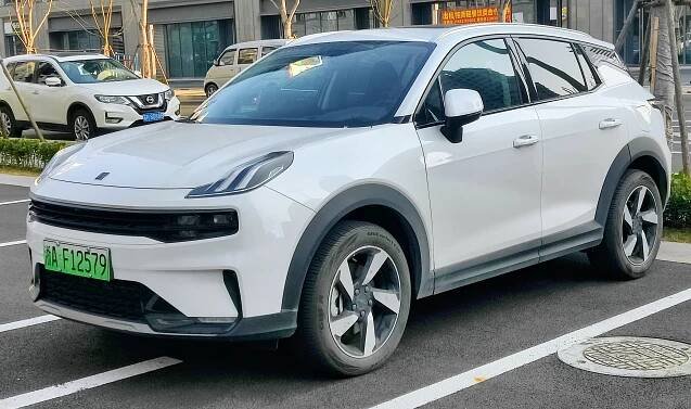 Lynk & Co 06
