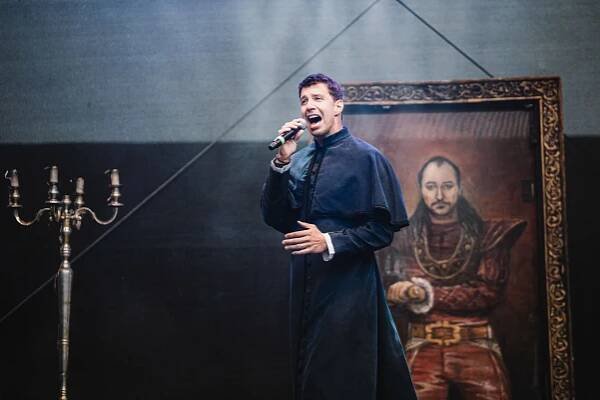 FOTO: Poezie, divadlo a muzikály pod hvězdami na Bojišti | Trutnovinky