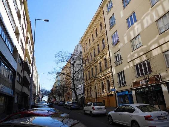 Soubor:Praha Vinohrady Americka.jpg – Wikipedie