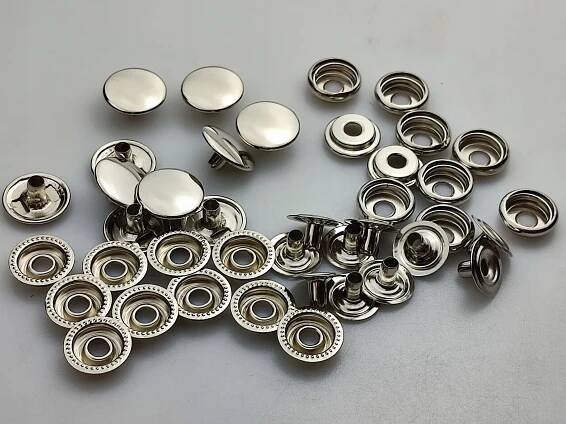 Druky  standard kovové kalotové 15 mm stříbrné 10 kusů Materiál kov