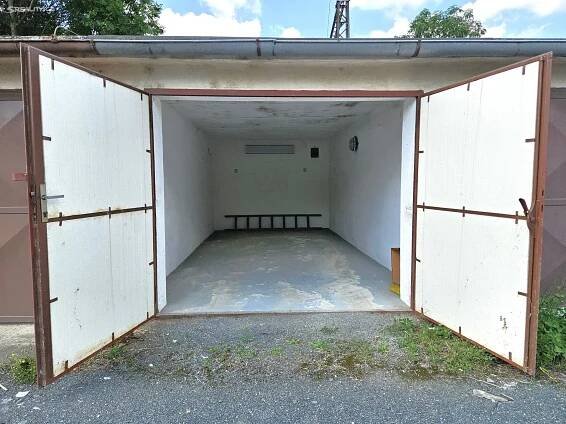Pronájem garáž 22 m², Kralupy nad Vlt. - U Cukrovaru | FINEM - REALITY s.r.o.