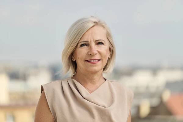 Fotka: Eliška Olšáková, poslankyně hnutí STAN a předsedkyně Sdružení místních samospráv.