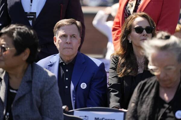 Bob Costas: Trump’s attacks on the media are unlike anything in my lifetime