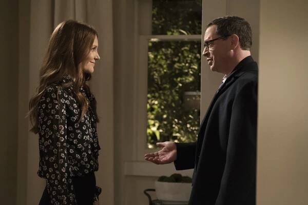 Skandál - Air Force Two - Z filmu - Darby Stanchfield, Joshua Malina