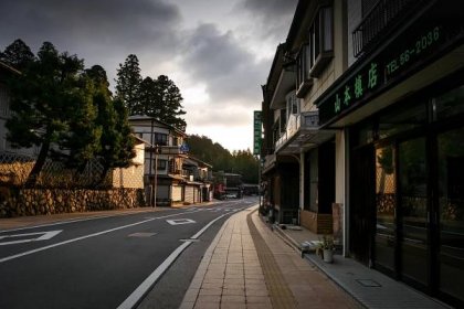 Koya-san, Honshu, Japan © Claire Blumenfeld