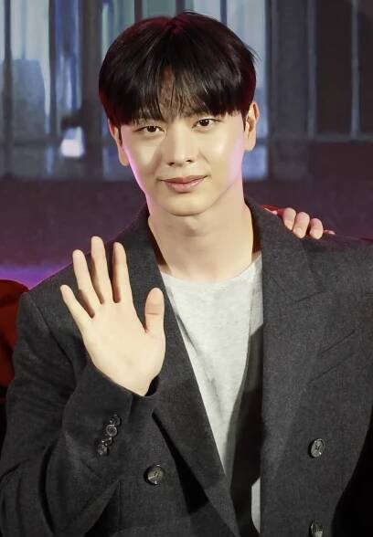 Yook Sung-jae