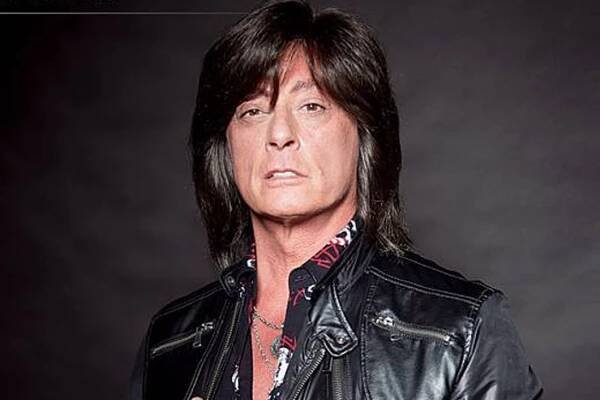 Joe Lynn Turner je v nemocnici se srdečními problémy | Spark Rock Magazine