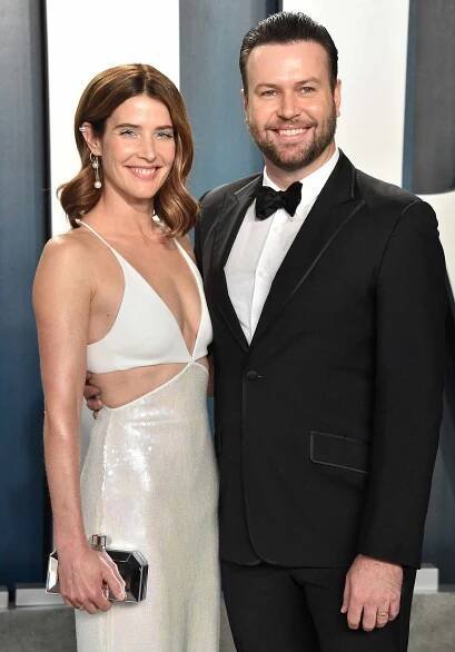 Cobie Smulders and Taran Killam attend the 2020 Vanity Fair Oscar Party on February 09, 2020 in Beverly Hills, California.