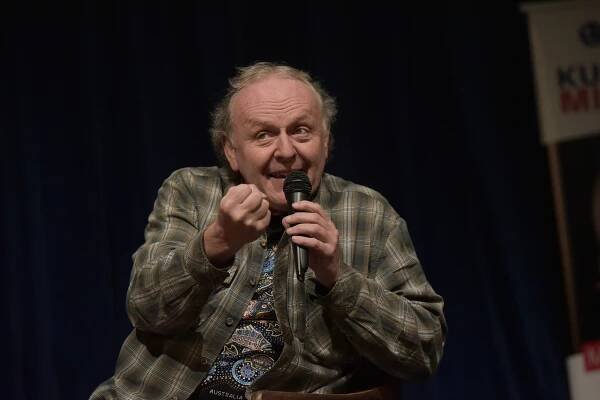 Jedinečné besedy v Kolíně se zúčastnil i herec Jaroslav Dušek