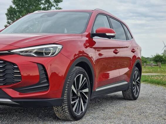 TEST: MG ZS Hybrid+ – Pútavý mestský crossover za rozumnú cenu s dokonalou spotrebou a solídnou výbavou | Jazdime.sk